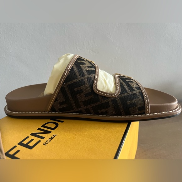 Fendi Logo-detailed canvas and leather sandals - Picture 4 of 12
